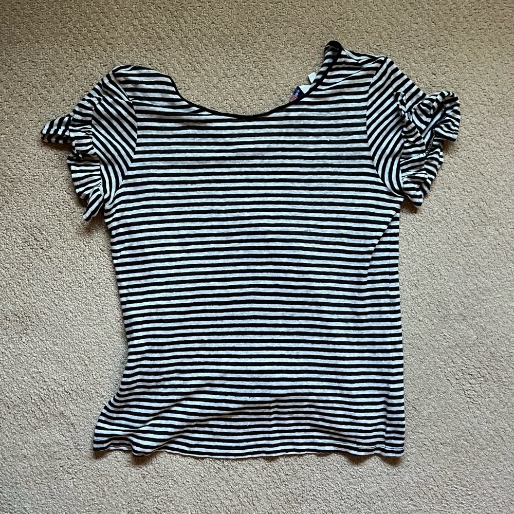 Women’s vineyard vines top